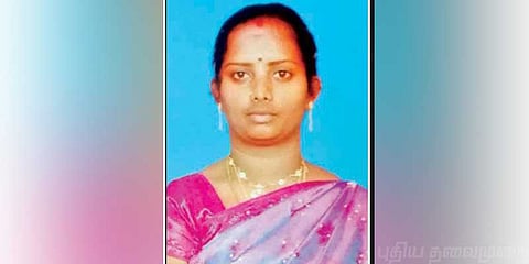 போலீஸ் ஸ்டேஷன் முன் தீக்குளித்த பெண் உயிரிழப்பு!