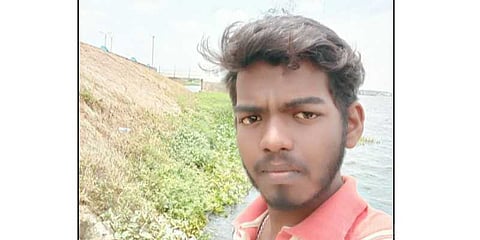 செல்ஃபி எடுக்கும்போது தவறி விழுந்தாரா..? தள்ளிவிட்டார்களா..?: போலீசார் விசாரணை