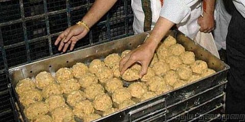 திருப்பதியில் சாதனை: ஒரே நாளில் 5 லட்சம் லட்டுகள் விற்பனை!