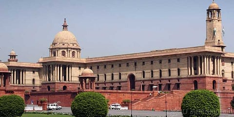 வாட்ஸ்அப், பேஸ்புக்கிற்கு மத்திய அரசு புதிய சட்டம்?