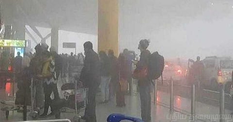 டெல்லியில் விமான சேவை பாதிப்பு