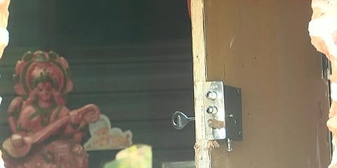 அடகுகடை சுவரை உடைத்து நகைகள் கொள்ளை: ஹார்டுடிஸ்க், கேமிரா மாயம் 