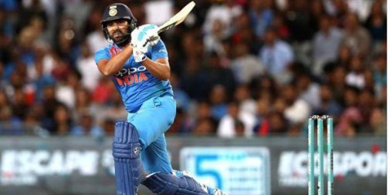 ரோகித் ஷர்மா அரை சதம் : இந்தியா அசத்தல் பேட்டிங்