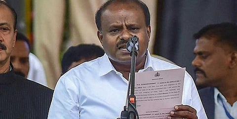 பாதுகாப்பு வீரர்களின் தியாகத்தில் அரசியல் செய்கிறார் பிரதமர் - முதல்வர் குமாரசாமி