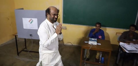 ரஜினிக்கு வலது கை விரலில் மை - அறிக்கை கேட்கும் தேர்தல் அதிகாரி 