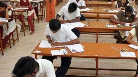 பிட் அடிக்க விடாமல் கெடுபிடி... உ.பி. பள்ளிகளில் குறைந்தது தேர்ச்சி