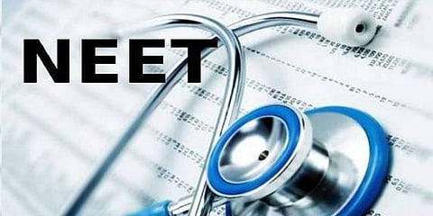 ‘நீட்’ தேர்வு அறைக்குள் தேர்வர்கள் கடைபிடிக்க வேண்டிய நிபந்தனைகள் என்ன?