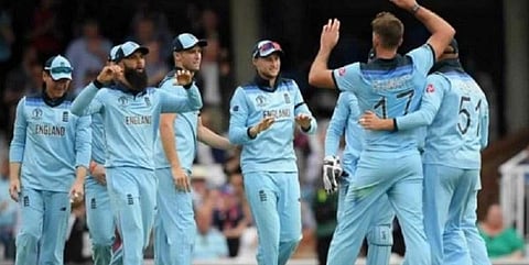 உலகக் கோப்பை முதல் போட்டியில் இங்கிலாந்து அபார வெற்றி