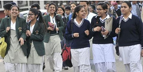 கோடை விடுமுறை முடிந்து பள்ளிகள் நாளை திறப்பு