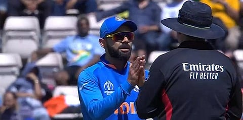 “எங்க ரிவிவ்யூ என்னாச்சு” நடுவரிடம் ஆக்ரோஷமாக முறையிட்ட கோலி