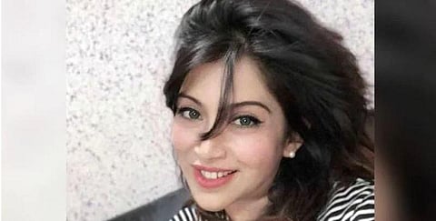 நள்ளிரவில் பயங்கரம்: பெண் பத்திரிகையாளர் மீது துப்பாக்கிச்சூடு!