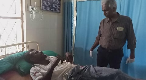 கோயில் திருவிழா நடத்துவதில் கைகலப்பு - அமமுக பிரமுகருக்கு கத்திக்குத்து