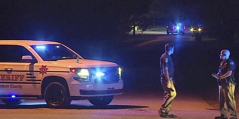 குடும்ப உறுப்பினர் 5 பேரை சுட்டுக்கொன்ற அமெரிக்க சிறுவன்