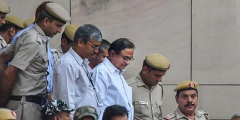 'நடைப்பயிற்சி; செய்தித்தாள்கள்' - திகார் சிறையில் ப.சிதம்பரத்தின் ஒரு நாள்!