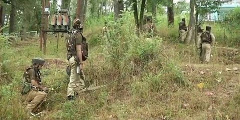 பிணைக் கைதி மீட்பு, 3 பயங்கரவாதிகள் பலி - காஷ்மீரில் ராணுவம் ஆக்‌ஷன்