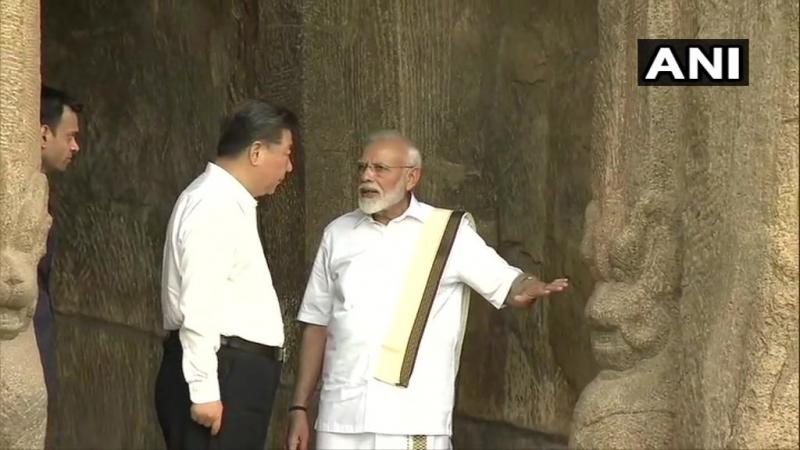 சீன அதிபருக்கு சிற்பங்களின் பெருமைகளை விளக்கிய பிரதமர் மோடி