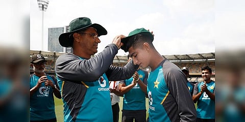 ஆஸி.க்கு எதிரான டெஸ்ட்: அறிமுகமானார் பாகிஸ்தானின் 16 வயது வேகம் !