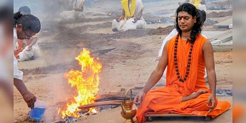 இந்து மதத்தை முகமூடியாக அணிந்து கொள்ளை - நித்யானந்தா மீது அடுக்கடுக்காக புகார்