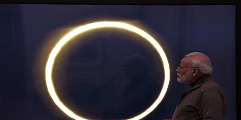 வளைய சூரிய கிரகணத்தை என்னால் பார்க்க முடியவில்லை - பிரதமர் மோடி