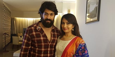 கர்நாடகாவின் ‘மகா திருமண’ திட்டம் - விளம்பர தூதர்களாக யஷ் - ராதிகா தம்பதி தேர்வு