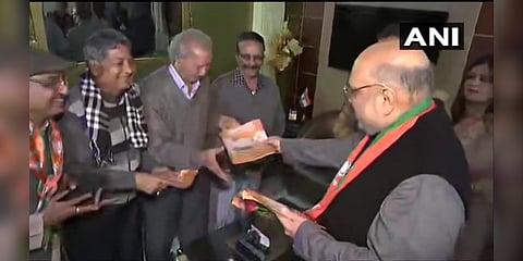 சிஏஏ-வுக்கு ஆதரவாக வீடுவீடாக சென்று அமித் ஷா பிரச்சாரம்