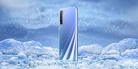 இந்தியாவின் முதல் 5ஜி ஸ்மார்ட்போன் வெளியீடு : சிறப்பம்சங்கள் என்னென்ன ?