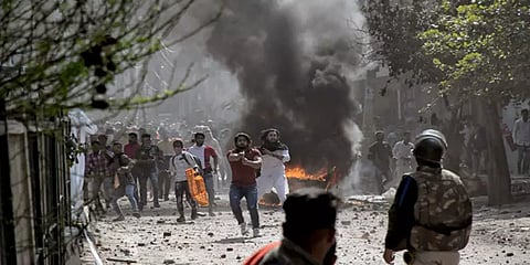 டெல்லி வன்முறை: தற்செயலா? திட்டமிடப்பட்டதா?