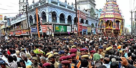 திருவிழாக்களில் திட்டம் போட்டு திருடி வந்த வெளிநாட்டு கும்பல் - சகோதரிகள் கைது