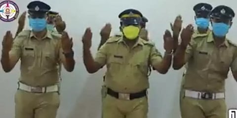 கேரள போலீசார் வெளியிட்ட ''கொரோனா விழிப்புணர்வு டான்ஸ்'': வைரல் வீடியோ!!