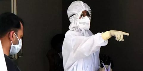 கொரோனா பாதிக்கப்பட்டவர் தவறுதலாக டிஸ்சார்ஜ்?: விழுப்புரத்தில் நடந்த குழப்பம் என்ன?