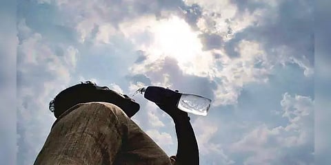 தமிழகத்தில் 8 இடங்களில் 100 டிகிரியை தாண்டி கொளுத்திய வெயில்..! 