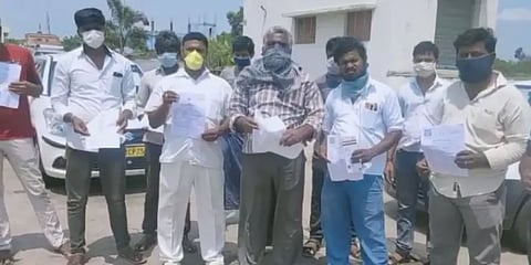 வட மாநிலத்தவர்களை இறக்கிவிடச் சென்று ஒடிசாவில் சிக்கிய தமிழக வாகனங்கள்..!