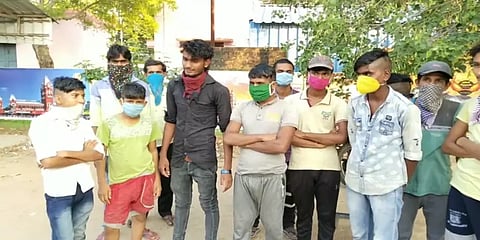 உ.பி.க்கு நடந்தே புறப்பட்ட இளைஞர்கள் - தடுத்து நிறுத்திய வருவாய்த் துறையினர்