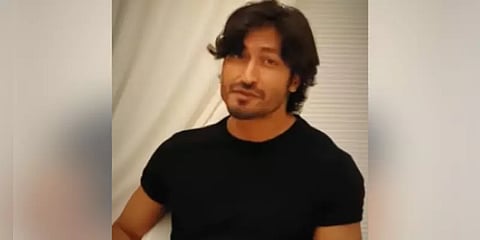 இலவசமாக என் வலைத்தளத்தில் பகிர்கிறேன் : சிறு தொழிலாளர்களை ஊக்குவிக்கும் நடிகர் வித்யூத்