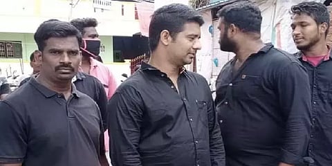 இ-பாஸ் பெறவில்லை : கறுப்பர் கூட்டம் சுரேந்தர் மீது புதுச்சேரி போலீசார் வழக்குப் பதிவு