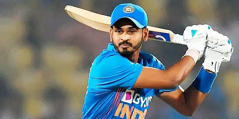 'நான் இருக்கேன் கேப்டன்' என கேப்டன் கோலிக்கு கைகொடுக்கும்  ஸ்ரேயாஸ் ஐயர்