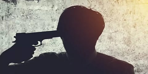 சிஆர்பிஎஃப் இன்ஸ்பெக்டரை சுட்டுக் கொன்றுவிட்டு தற்கொலை செய்து கொண்ட எஸ்.ஐ