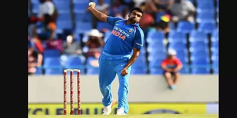 ’பந்துவீசுறதுக்கு முன் பேட்ஸ்மேன் க்ரீஸை தாண்டினா இப்படி செய்யுங்க’- அஷ்வின் சொன்ன யோசனை