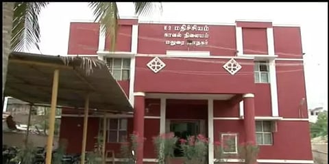 மதுரை: 3 பேரை சாதி ரீதியாக இழிவுபடுத்தி தாக்கியதாக இரண்டு இளைஞர்கள் கைது