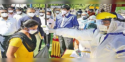 "கோவாக்சின் மருந்தை பரிசோதனை செய்து வருகிறோம்"-ராதாகிருஷ்ணன்