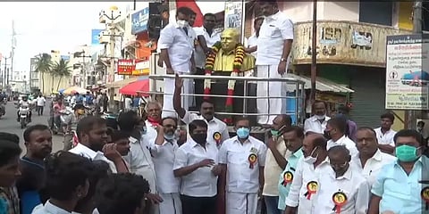 திமுகவில் இணைந்த மாற்றுக் கட்சியினர்... வரவேற்ற தளி தொகுதி எம்.எல்.ஏ...