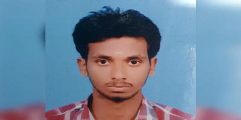 பைக்கில் சென்றபோது அறுந்து விழுந்த மின்கம்பி... நிகழ்விடத்திலேயே உயிரிழந்த மாணவர்..!