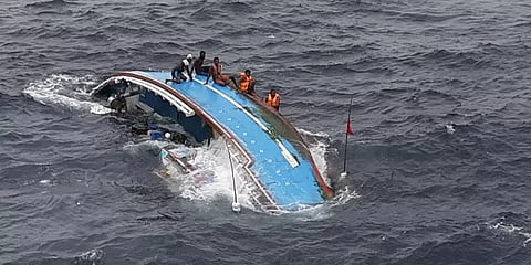 'மழைநீரை குடித்தோம்; நடுக்கடலில் 55 நாட்கள்' - தமிழக மீனவர்களின் துயர அனுபவம்.!