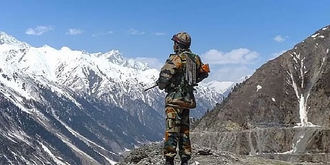 லடாக்கில் ஊடுருவிய சீன வீரர் - கைது செய்த பாதுகாப்புப் படை..!