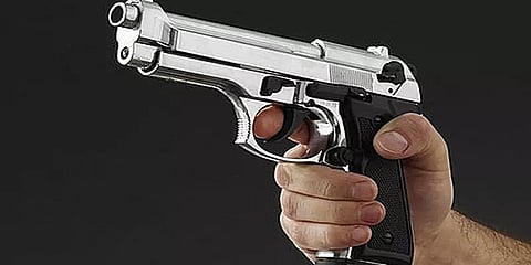 அடுத்தடுத்து 'அசால்ட்' சம்பவங்கள்: துப்பாக்கி உரிமம் பெறுவது எளிய நடைமுறையா?