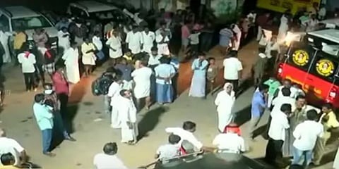 உதயநிதியை விடுவிக்கக் கோரி திமுகவினர் போராட்டம்