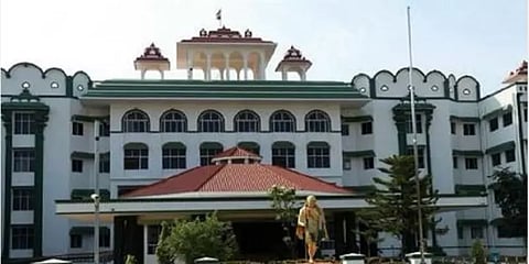 சமஸ்கிருத குடமுழக்கு என  குறிப்பிடும் போது தமிழ் மொழி மட்டும் ஏன்இல்லை?- நீதிமன்றம் கேள்வி