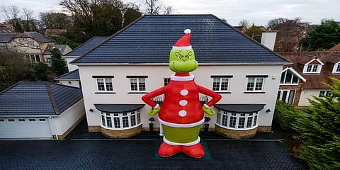 பொம்மை ஆர்டர் செய்த நபருக்கு காத்திருந்த இன்ப அதிர்ச்சி: சுற்றுலாத்தலமாக மாறிய வீடு!