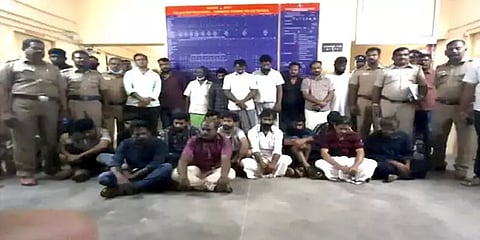 பொள்ளாச்சி: சதுரங்க வேட்டை சினிமா பாணியில் மோசடி செய்ய முயற்சி... 22 பேர் கைது