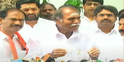 காங்கிரஸ் கட்சியால் எம்.எல்.ஏ.க்களை தக்கவைக்கமுடியவில்லை: ரங்கசாமி